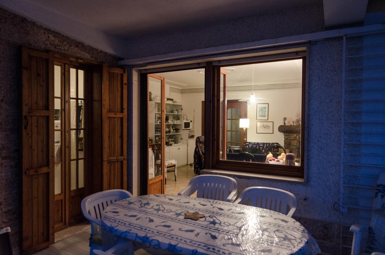 Seaside holiday apartment - unique location Cipressa Extérieur photo