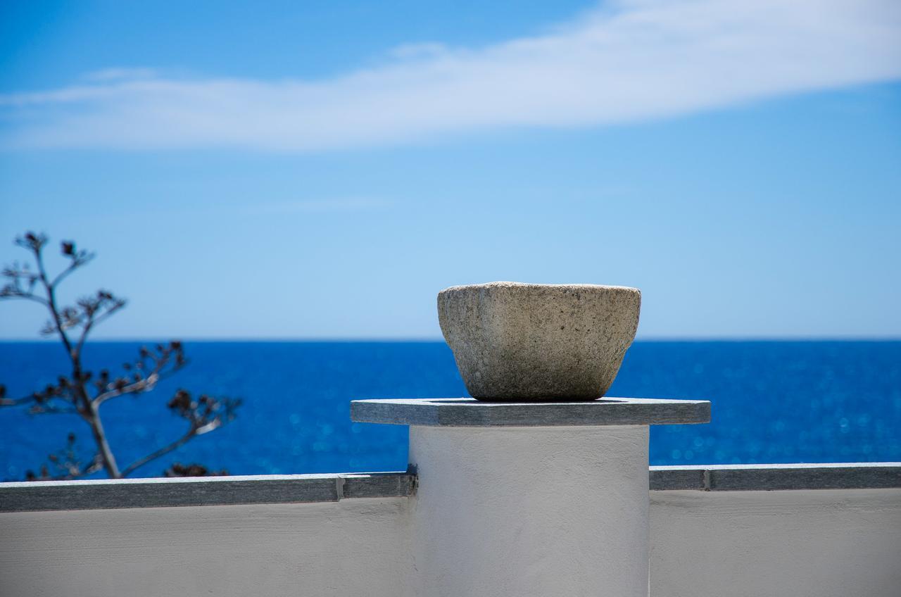 Seaside holiday apartment - unique location Cipressa Extérieur photo